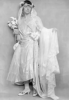 Satin: Bridal fashion, 1920