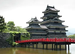 Matsumoto: Bridge to the castle of Matsumoto 2000