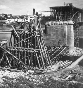 Construct: Bridge construction of the Todt Organization