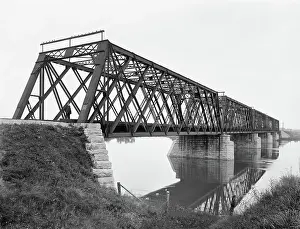Truss: Bridge - infrastructure - river - Illinois