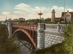 Badger: Bridge at Lake Park. Milwaukee