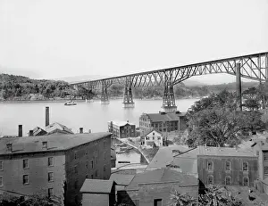Poughkeepsie: Bridge - Poughkeepsie - Architecture