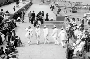 Pierrots: Bridlington, Pierrots, the Terraces 1906