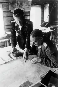 Staves: Briefing of an air reconnaissance unit on the eastern front