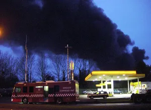 Hemel: Brigade Command Unit at the scene of oil refinery fire