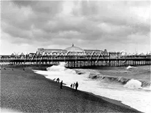 Lashing: BRIGHTON 1950S
