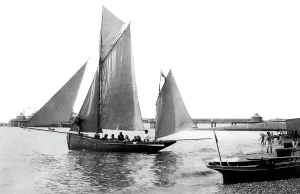 Skylark: Brighton, the Skylark sets sail 1902