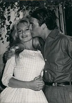 Mairie: Brigitte Bardot and Jacques Charrier get married