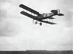 Vert: British Bristol fighter plane in flight, WW1