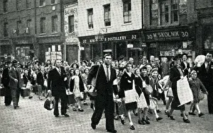 Belongings: British children evacuated from large towns, WW2