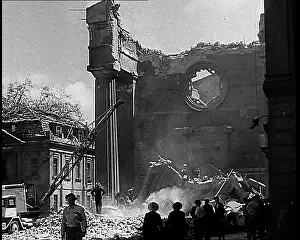 Vsv1: British Civilians Approaching Damaged Buildings
