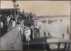 Colonials: British colonials arrive at Bombay docks, India