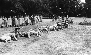 Grenades: British defense measures, 1940