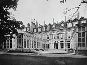 Fauborg: British Embassy in Paris