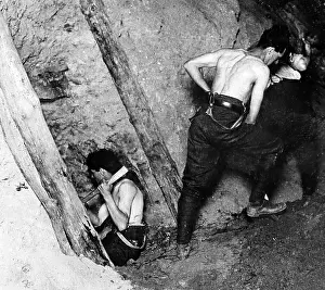 Tunnelling: British engineers mining at Messines Ridge (blown