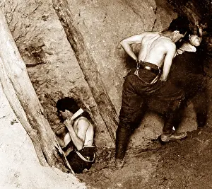 Tunnelling: British engineers mining at Messines Ridge (blown