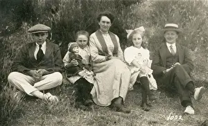 Dollies: British Family Group pose for a photo