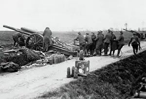 Pounder: British gunners setting up 60-pounder, Western Front, WW1