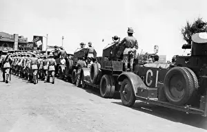 Aviv: British Mandate troops in Tel Aviv, 1938
