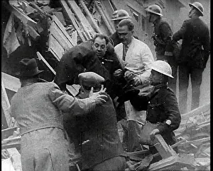 Vsv1: British Men Pulling An Injured Woman From the