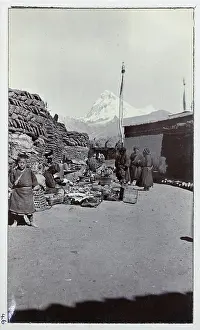 2400: British Military Campaign to Tibet - Phari bazaar