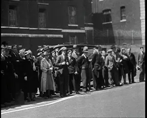 Gort: British People Waiting Roadside To See General