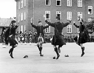 Stopover: British regiment Gordon Highlanders leaves Germany