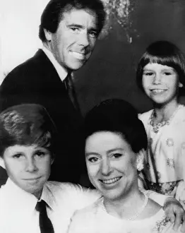 Chatto: British Royal Family. Front, from left: ?