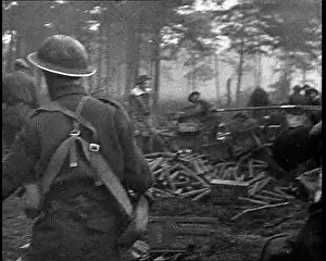 Onset: British Soldiers Passing Along Shells To Reload