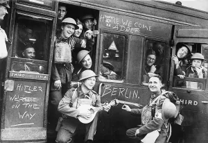 Mandolin: British soldiers on train, outbreak WW2