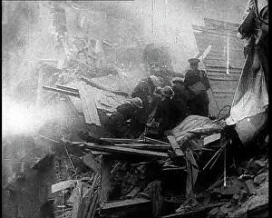 Vsv1: British Soldiers Working In Damaged Site From