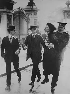 Petitions: British suffragette Emmeline Pankhurst arrested ?