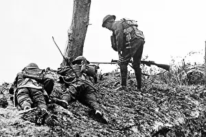 Bernafay: British troops advancing at Bernafay Wood - WW1