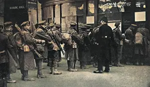 Booking: British troops arrive from the trenches at Waterloo Station