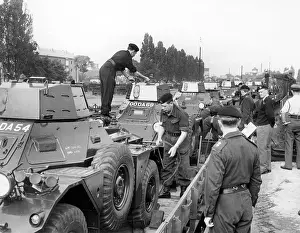 Trait: British troops in Berlin get armoured vehicles as support