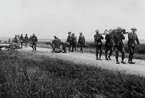 Stretchers: British troops bringing in the wounded, WW1