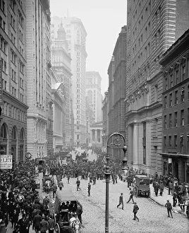 Curb: Broad Street looking north to the intersection ?