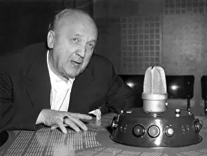 Musikinstrumente: Broadcast Freies Berlin begins operation