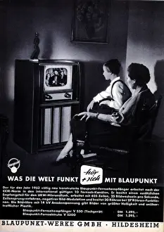 Blaupunkt: broadcast, television, mother with daughter watching