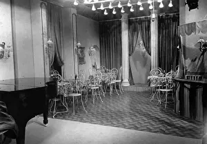 Rundfunk: broadcast, television, studios, set of a show
