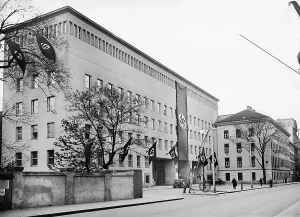 Clemens: Broadcasting building in Vienna, 1938