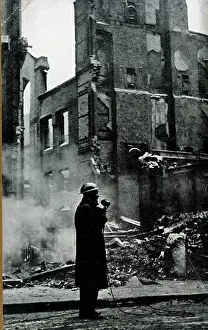 Broadcasting: Broadcasting soon after an air raid, WW2