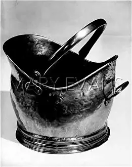 Hammered: BRONZE COAL SCUTTLE