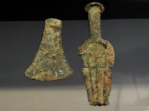 1700: Bronze dagger and axe blade of bronze. Vigerslev. 2000-1700