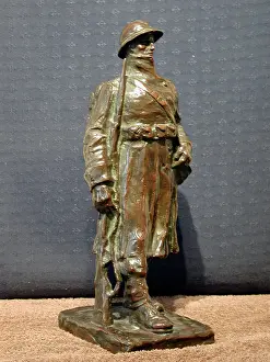 Bruxelles: Bronze figure of a Belgian infantryman, WW1