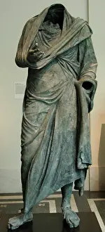 Himation: Bronze statue of a man dressed with an himation (2nd-1st cen