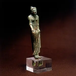 Kore: Bronze statuette of Kore housed