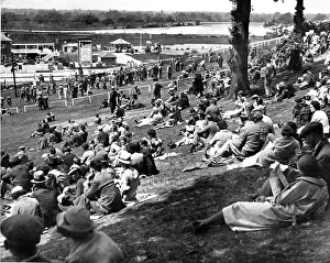 Barc: Brooklands - Crowds on hillside at BARC Whit Monday Meet