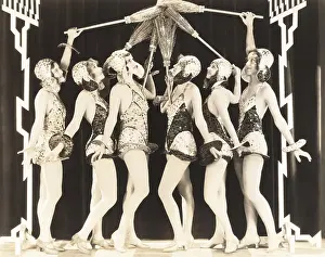 1910s 1940s: Broom dance