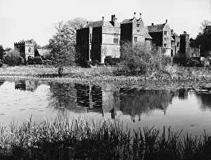 Crenellate: BROUGHTON CASTLE